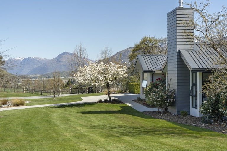 Photo of property in 39 Springbank Grove, Lower Shotover, Queenstown, 9371