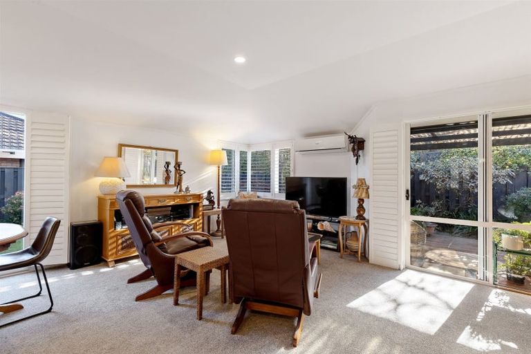 Photo of property in 9 Castle Way, Beckenham, Christchurch, 8023