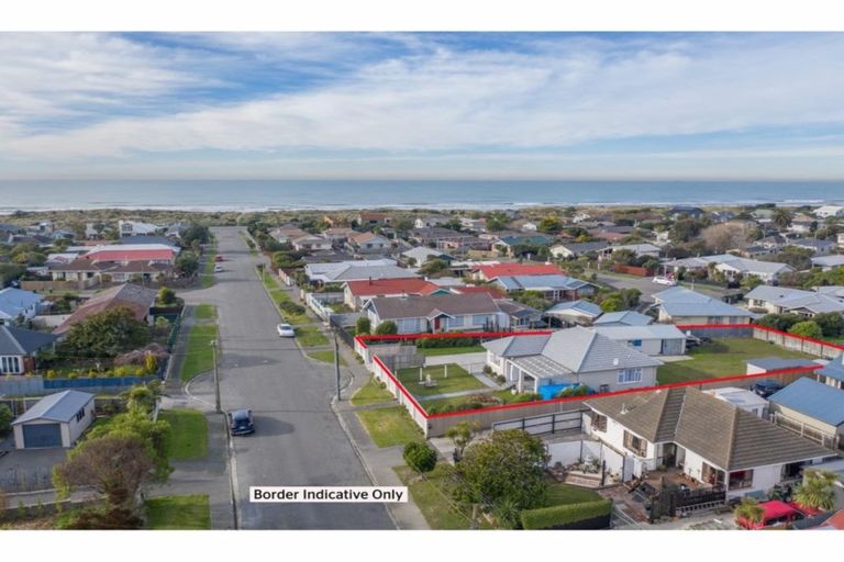 Photo of property in 8 Pandora Street, North New Brighton, Christchurch, 8083