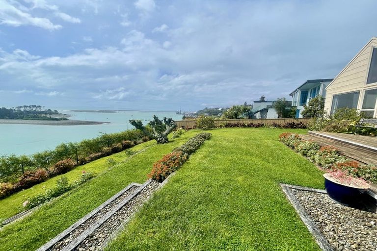 Photo of property in 14 The Cliffs, Britannia Heights, Nelson, 7010