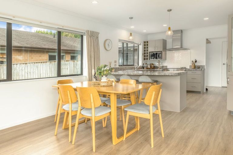 Photo of property in 22 Bluewater Place, Paraparaumu, 5032