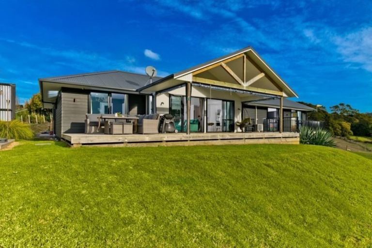 Photo of property in 79 Kanohi Road, Kaukapakapa, 0873