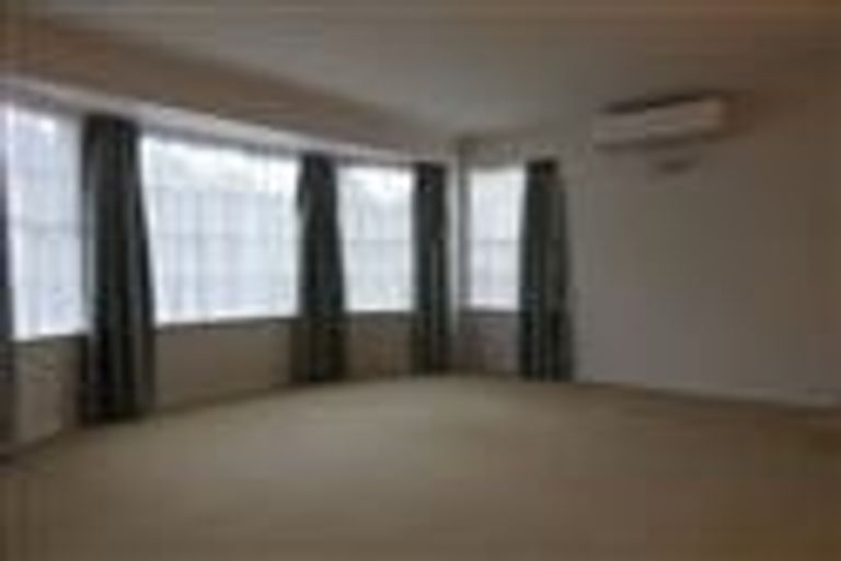 Photo of property in 6 Rosalind Road, Glenfield, Auckland, 0629