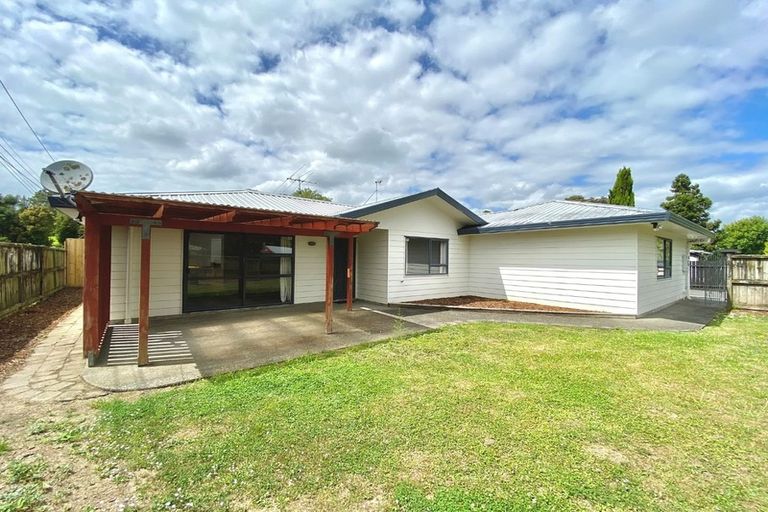Photo of property in 186 Henderson Valley Road, Henderson, Auckland, 0612