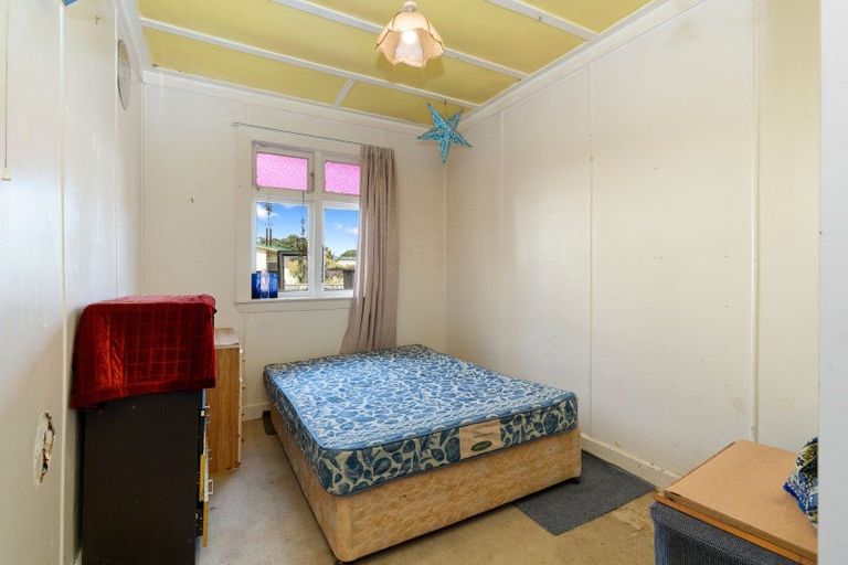 Photo of property in 9 Toi Street, Otaki Beach, Otaki, 5512