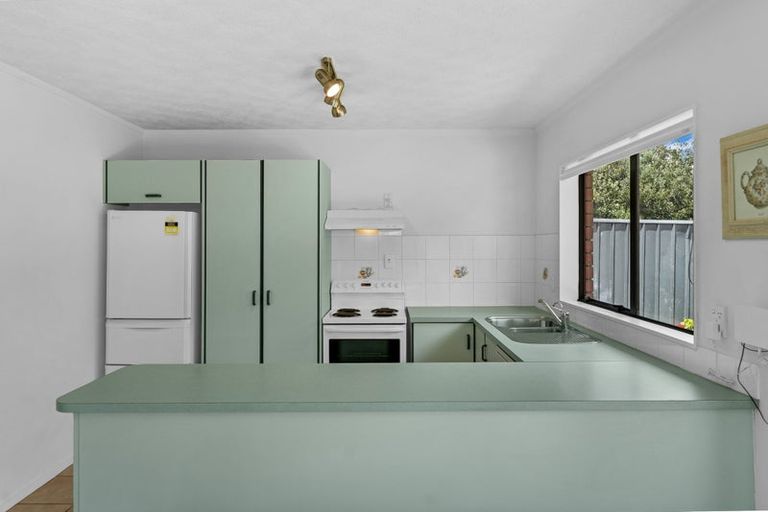 Photo of property in 8/39 Swanson Road, Henderson, Auckland, 0610