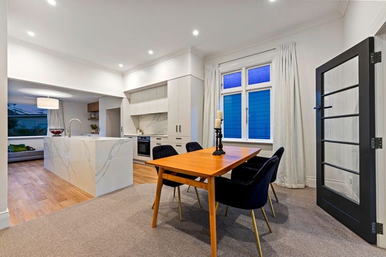 Photo of property in 19 West Avenue, Saint Clair, Dunedin, 9012