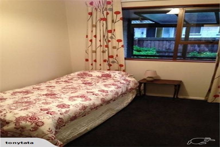 Photo of property in 2/23 Chipping Lane, Redwood, Christchurch, 8051