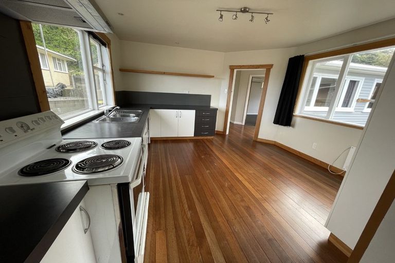 Photo of property in 90 Ironside Road, Johnsonville, Wellington, 6037