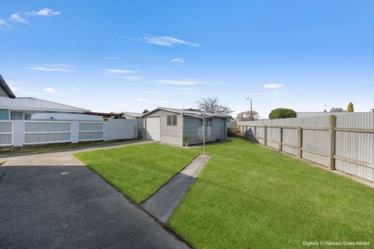 Photo of property in 17 Tait Drive, Greenmeadows, Napier, 4112