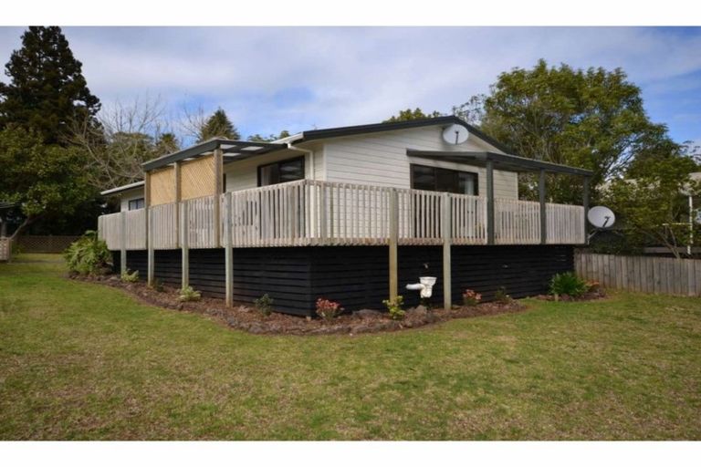Photo of property in 3 Amokura Drive, Kerikeri, 0230