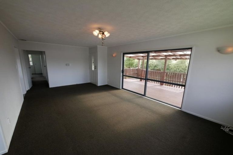 Photo of property in 313 Roscommon Road, Clendon Park, Auckland, 2103