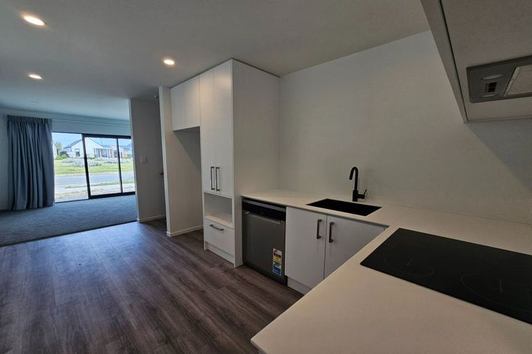 Photo of property in 8 Nevermore Place, Halswell, Christchurch, 8025