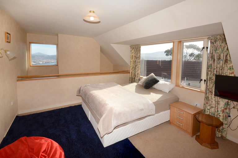 Photo of property in 8 Elliffe Place, Shiel Hill, Dunedin, 9013