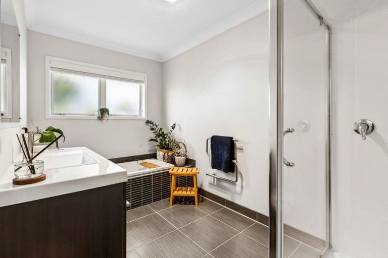Photo of property in 33 Merriman Place, Pyes Pa, Tauranga, 3112