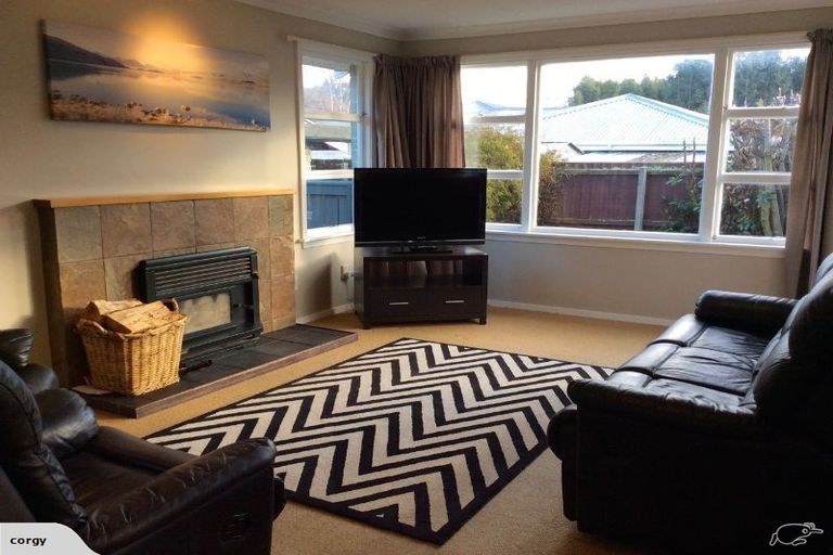 Photo of property in 33 Hurunui Street, Cracroft, Christchurch, 8025