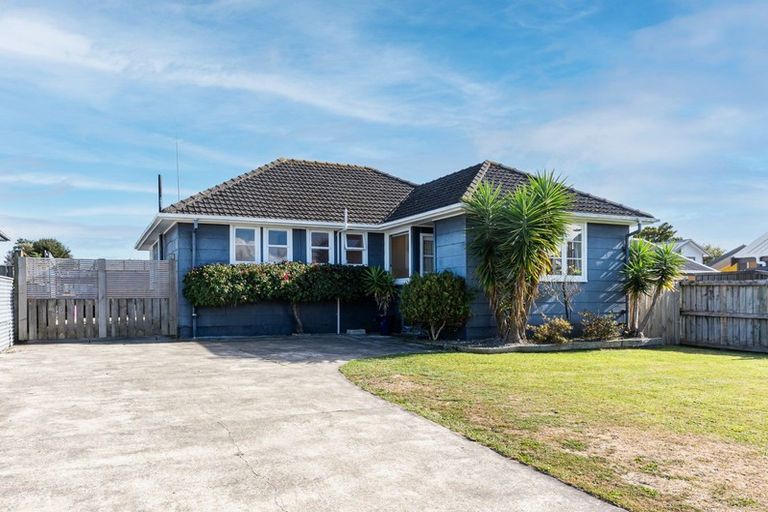 Photo of property in 25 Clyde Crescent, Roslyn, Palmerston North, 4414