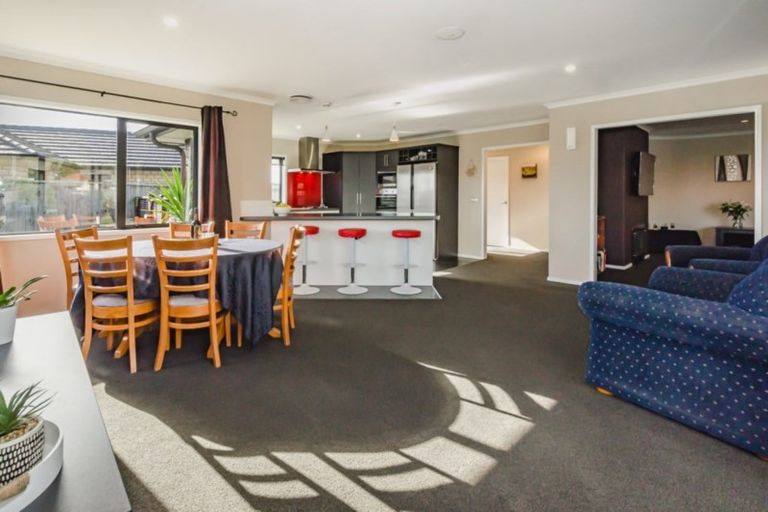 Photo of property in 18 Pearson Place, Paraparaumu, 5032