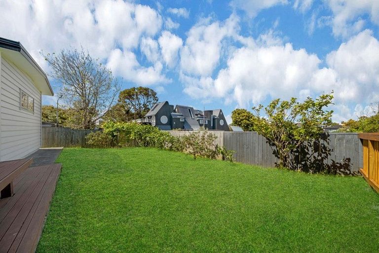 Photo of property in 66a Marine Parade, Mellons Bay, Auckland, 2014