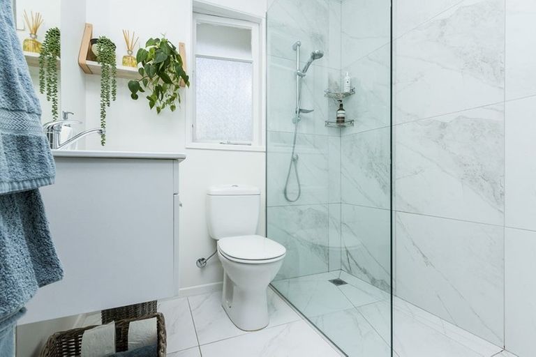 Photo of property in 120a Vauxhall Road, Narrow Neck, Auckland, 0624