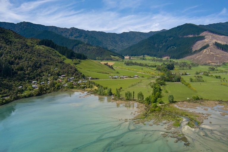 Photo of property in 1674 Queen Charlotte Drive, Linkwater, 7281