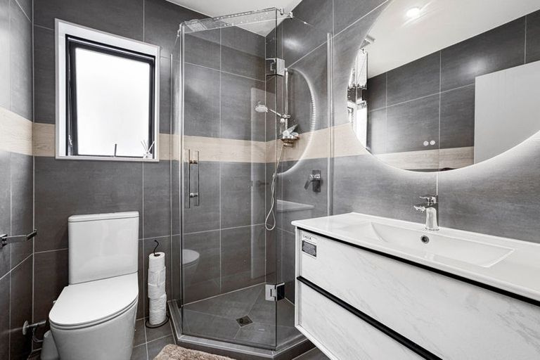 Photo of property in 65 Whare Kauri Road, Papakura, 2110