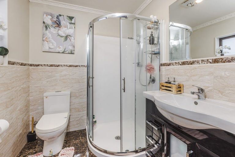 Photo of property in 50b Great South Road, Manurewa, Auckland, 2102