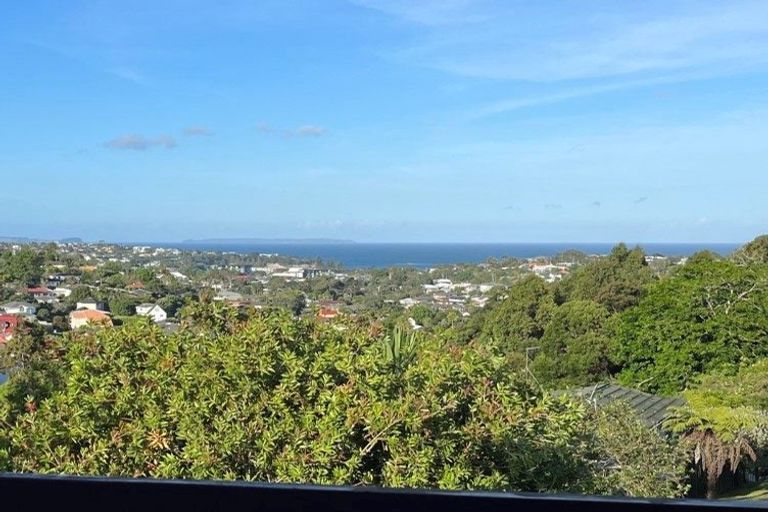 Photo of property in 3 Malters Place, Browns Bay, Auckland, 0630