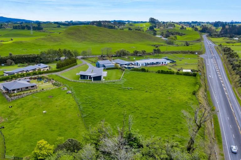 Photo of property in 13 Thomason Road, Egmont Village, New Plymouth, 4371
