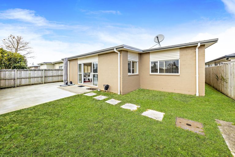 Photo of property in 30 Popokatea Drive, Takanini, 2112