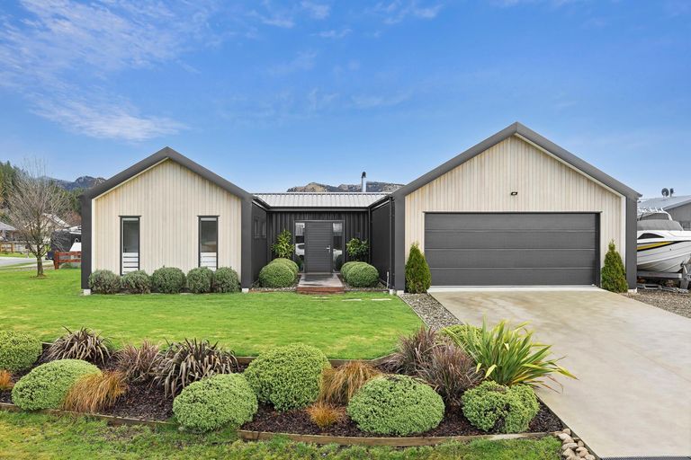 Photo of property in Luggate Park, 17 Cooper Crescent, Luggate, Cromwell, 9383