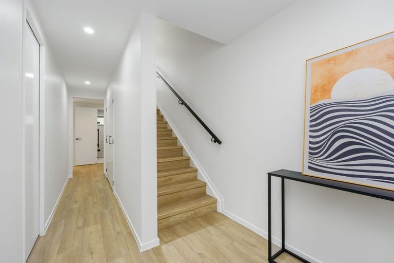 Photo of property in 9c Catalina Crescent, Forrest Hill, Auckland, 0620