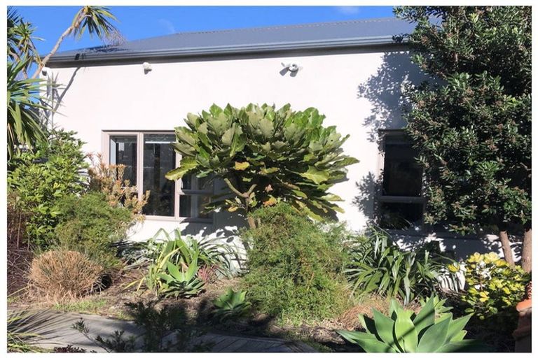Photo of property in 22 Dundas Street, Seatoun, Wellington, 6022