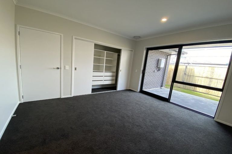 Photo of property in 2 Weweia Close, Kenepuru, Porirua, 5022