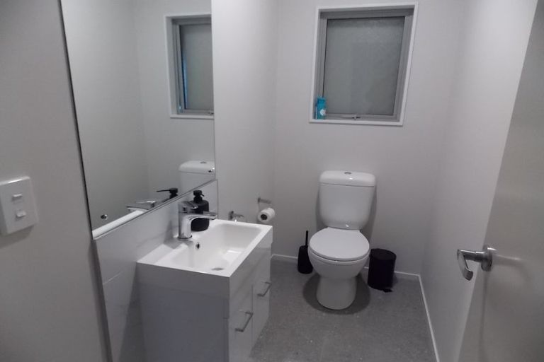 Photo of property in 35 Havana Rise, Grenada Village, Wellington, 6037