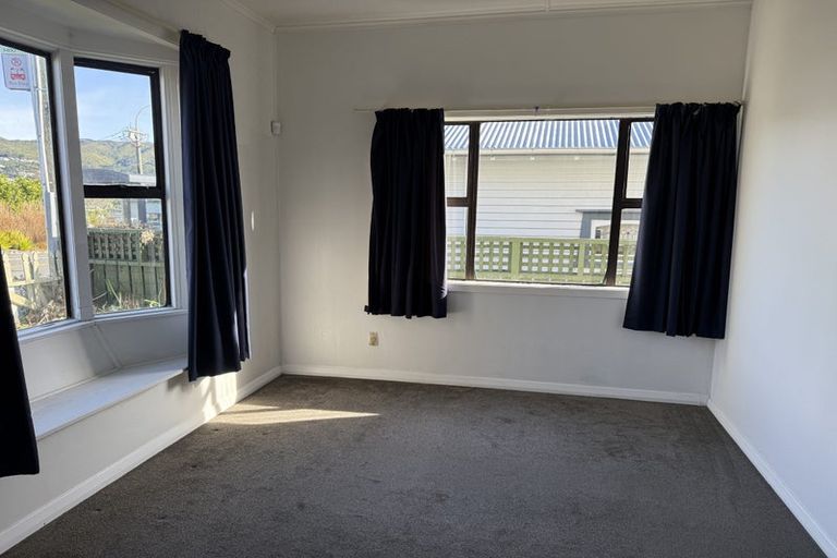 Photo of property in 21 Helston Road, Johnsonville, Wellington, 6037