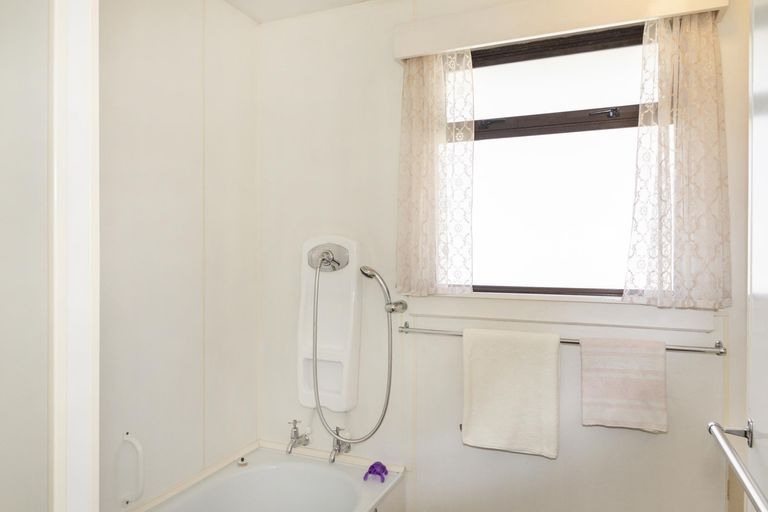 Photo of property in 18 Arrow Crescent, Holmes Hill, Oamaru, 9401