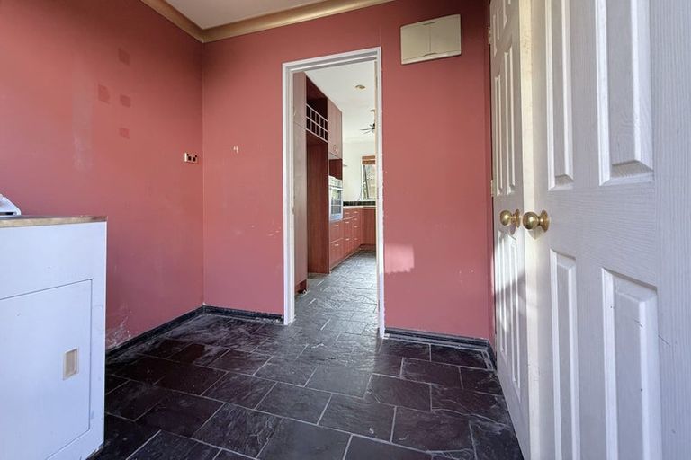 Photo of property in 17 Whitford Road, Howick, Auckland, 2014