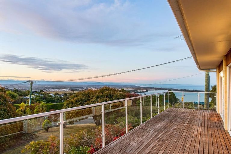 Photo of property in 212 Mount Pleasant Road, Mount Pleasant, Christchurch, 8081