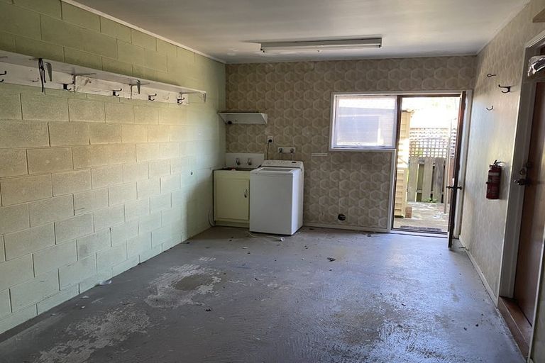 Photo of property in 1/6 Annette Avenue, Te Atatu South, Auckland, 0610
