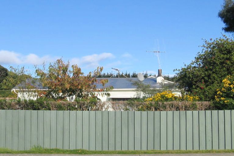 Photo of property in 27 Manuka Street, Otaki Beach, Otaki, 5512