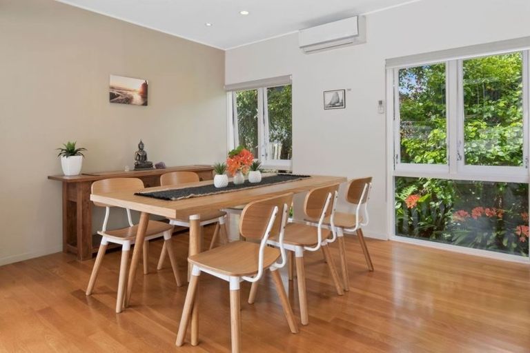 Photo of property in 20 Aberdeen Road, Campbells Bay, Auckland, 0620