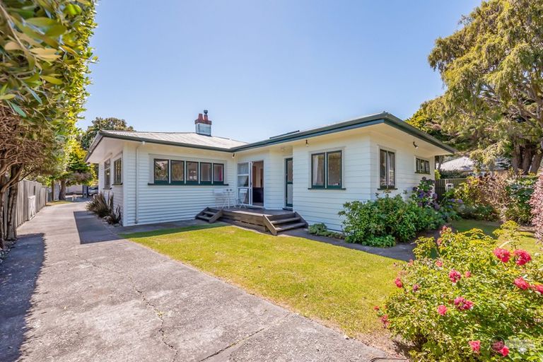 Photo of property in 9 Fairfield Avenue, Fairfield, Lower Hutt, 5011