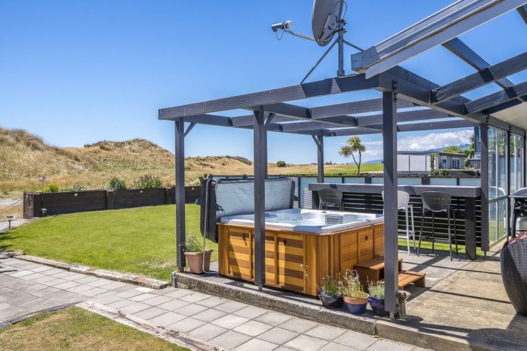 Photo of property in 3 Eatwell Avenue, Paraparaumu Beach, Paraparaumu, 5032