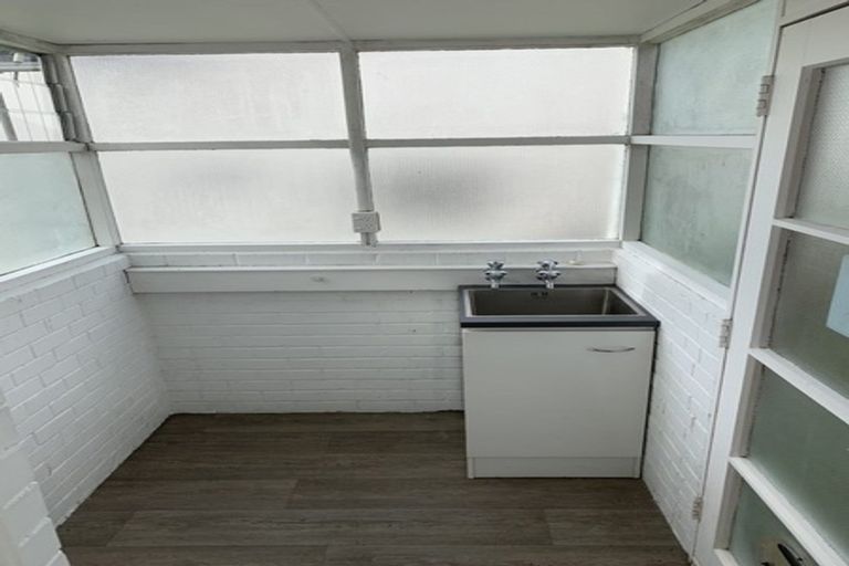 Photo of property in 1/5 Whitby Crescent, Mairangi Bay, Auckland, 0630