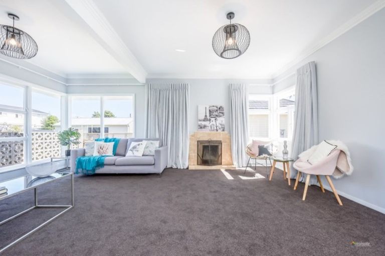 Photo of property in 7 East Street, Petone, Lower Hutt, 5012