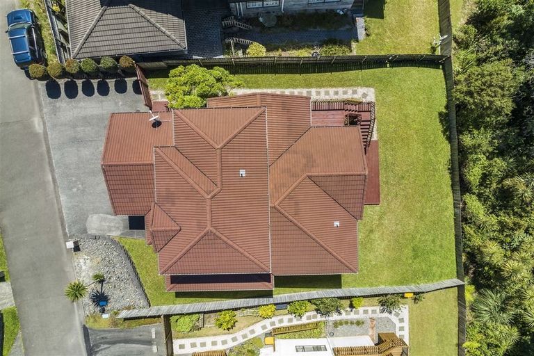 Photo of property in 14 Spoonbill Place, Unsworth Heights, Auckland, 0632