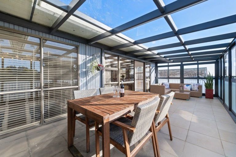 Photo of property in 15 Pigeon Mountain Road, Half Moon Bay, Auckland, 2012