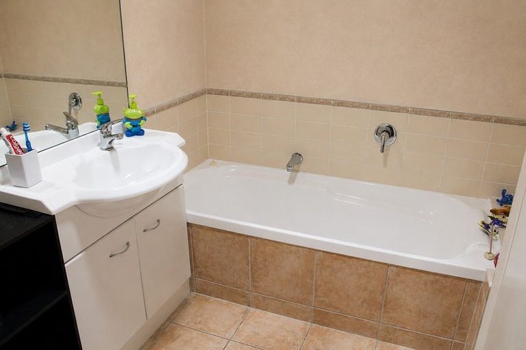 Photo of property in 26 Amarillo Place, Manurewa, Auckland, 2105