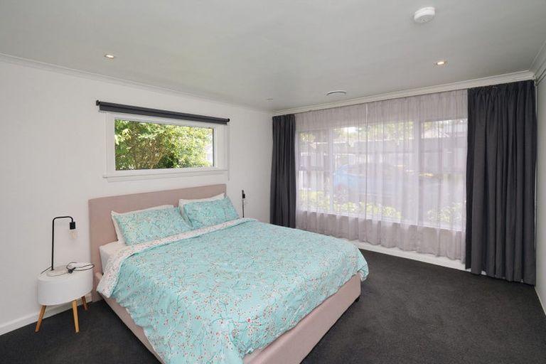 Photo of property in 17 Joyce Crescent, Ilam, Christchurch, 8041